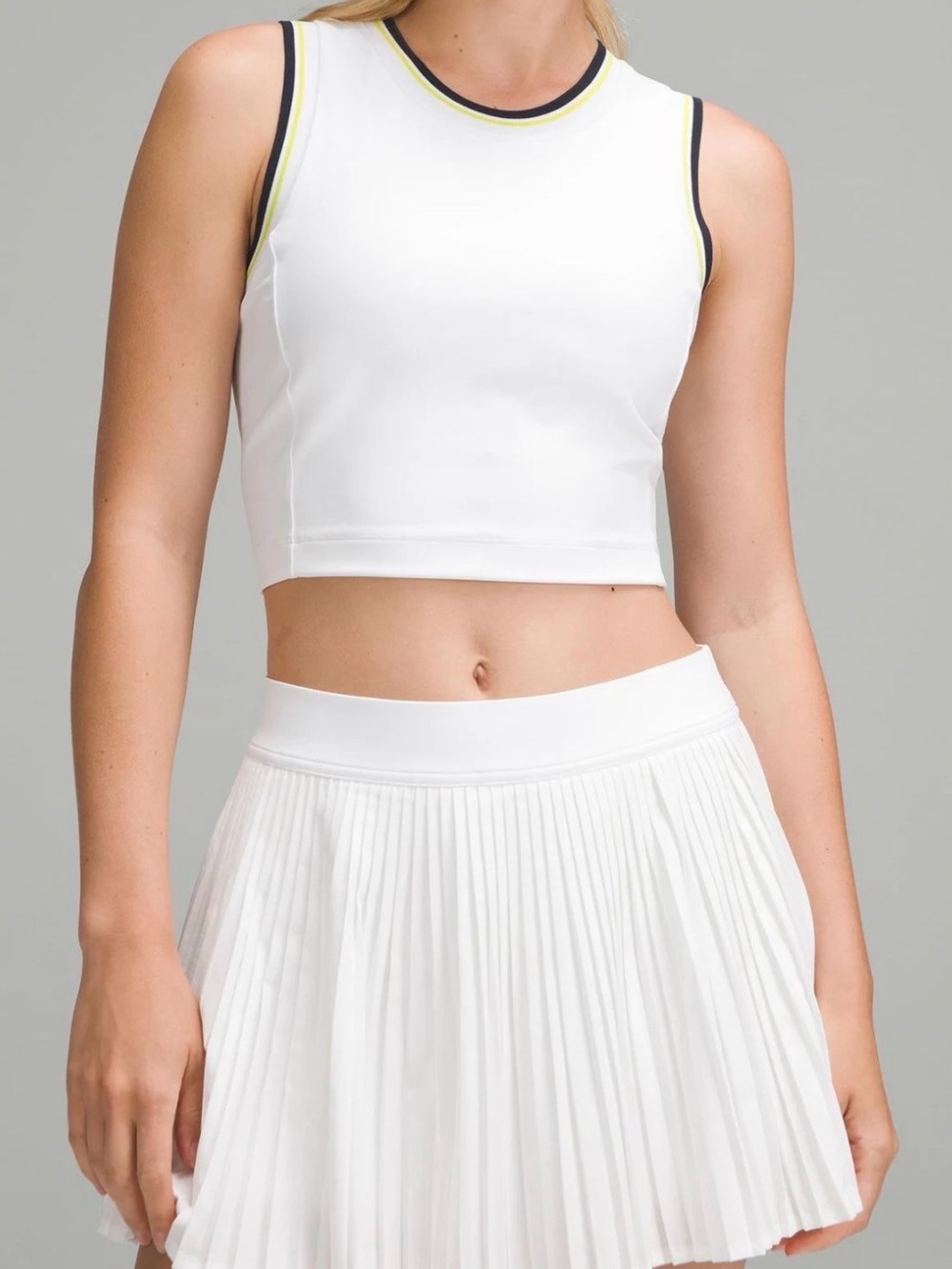 Lululemon Varsity Scoop Neck Cropped Tennis White Tank Top Medium Support US 8